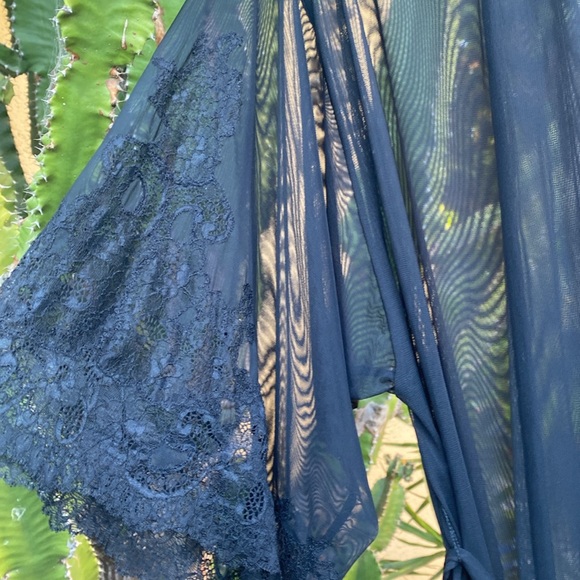 Natori sheer black robe - Picture 7 of 11